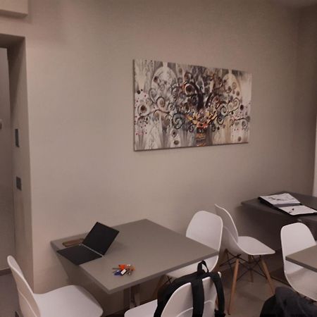 Smart Apartment Sei Chiese - Twa โบโลญญา ภายนอก รูปภาพ
